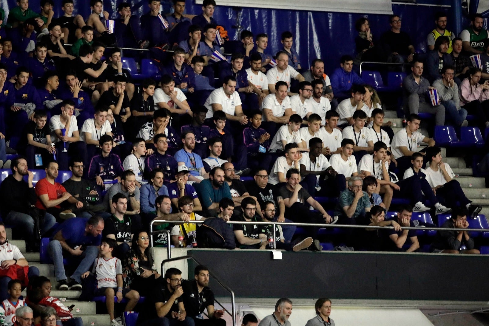Llenazo en el Carpena para ver el Real Madrid-Valencia y el Unicaja-Andorra