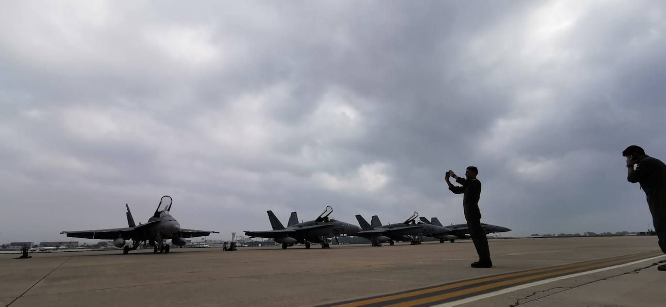 Una unidad de defensa antiaérea, seis F-18 y una fragata participan en unas prácticas conjuntas de los tres Ejércitos sobre la defensa aérea nacional. 