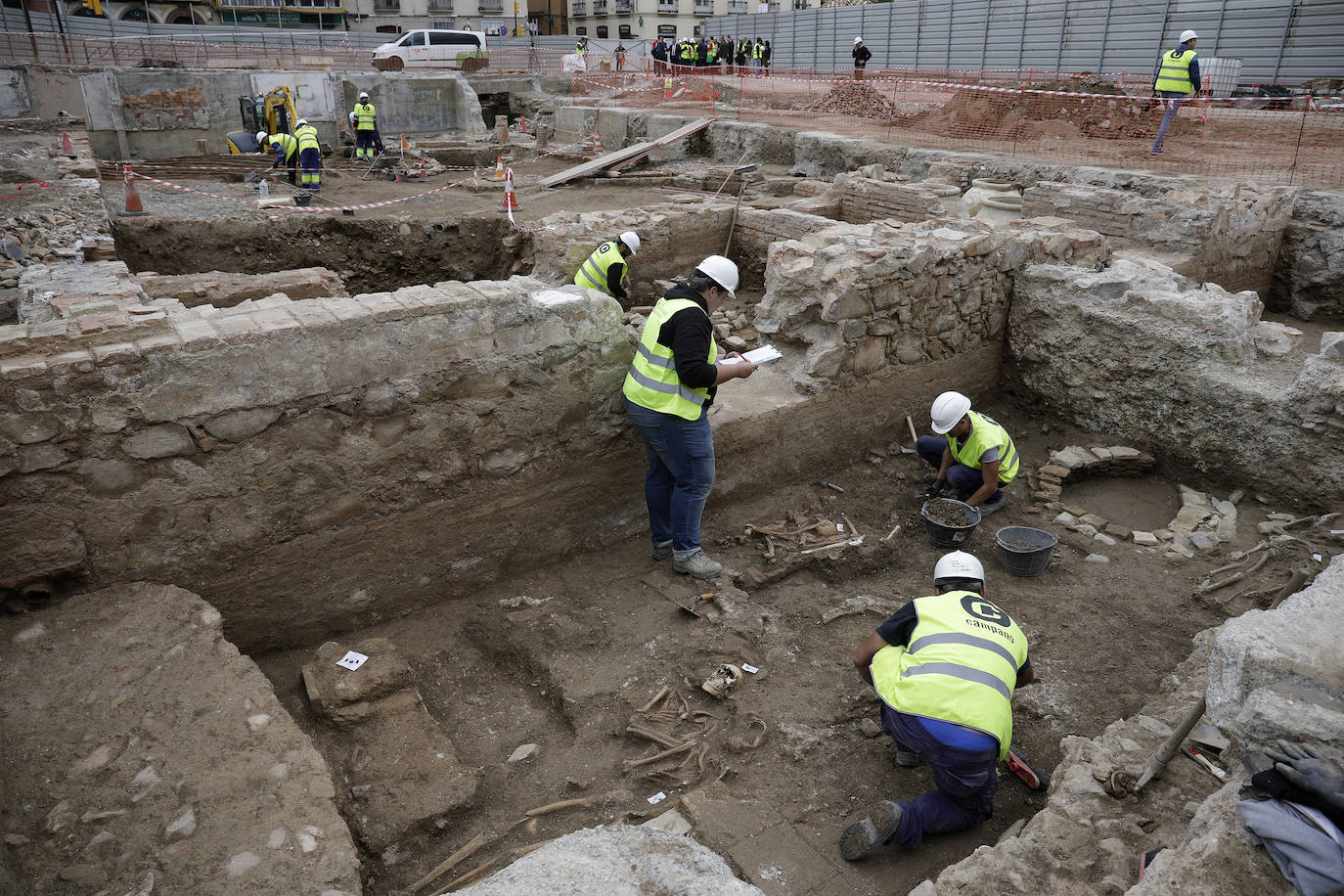 Fotos: Excavaciones arqueológicas en la parcela del Astoria