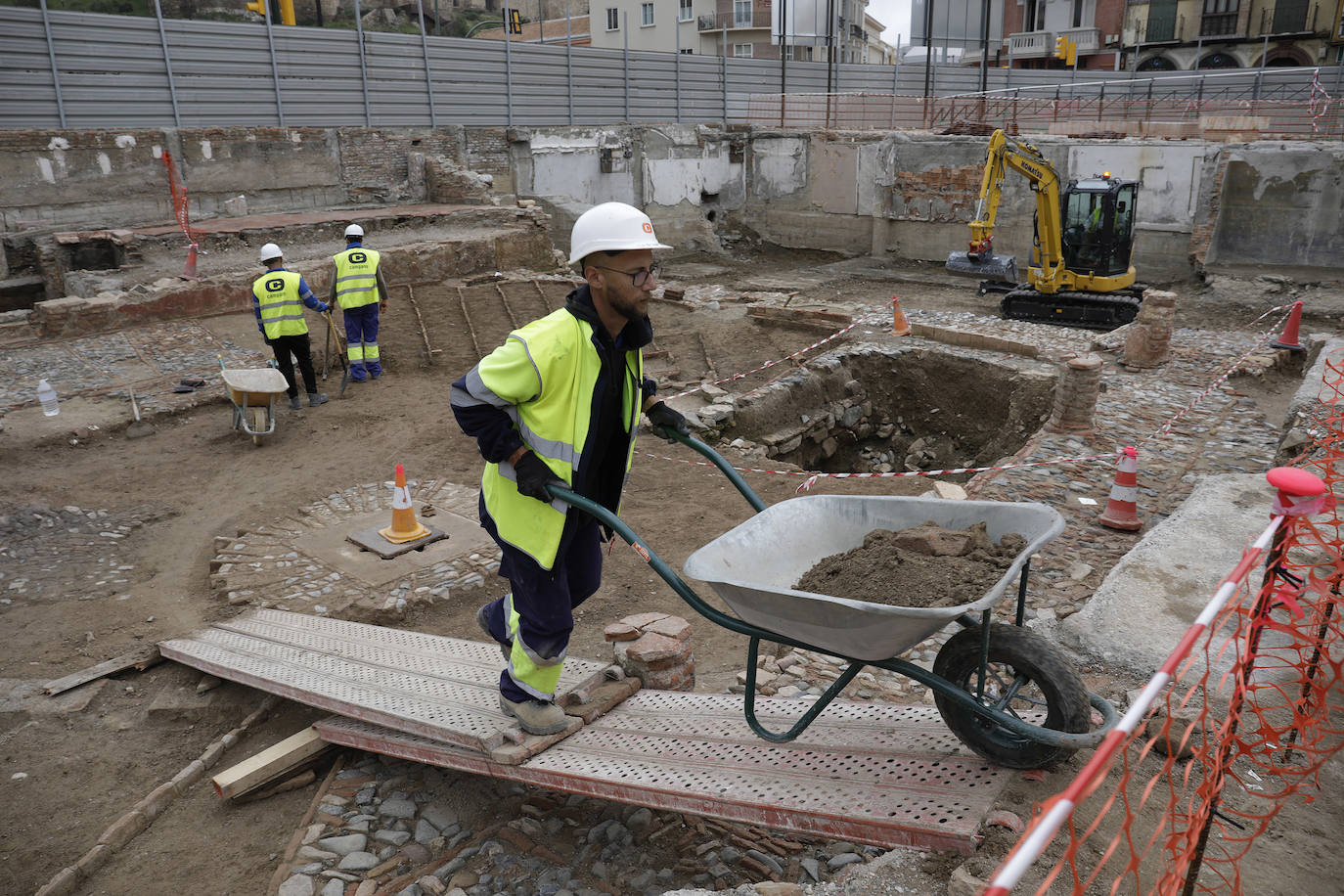 Fotos: Excavaciones arqueológicas en la parcela del Astoria