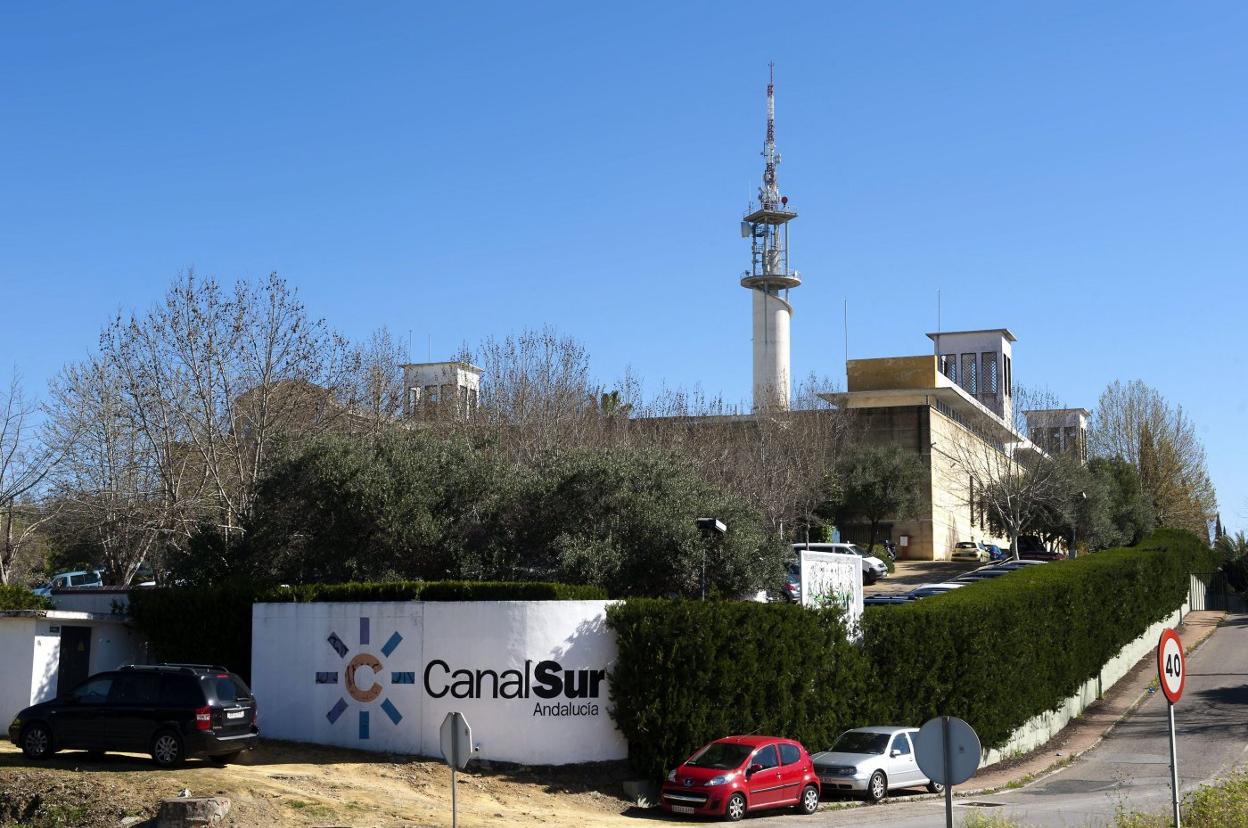 Los centros pararon ayer entre las 13.30 y las 15.00 horas. sur. archivo