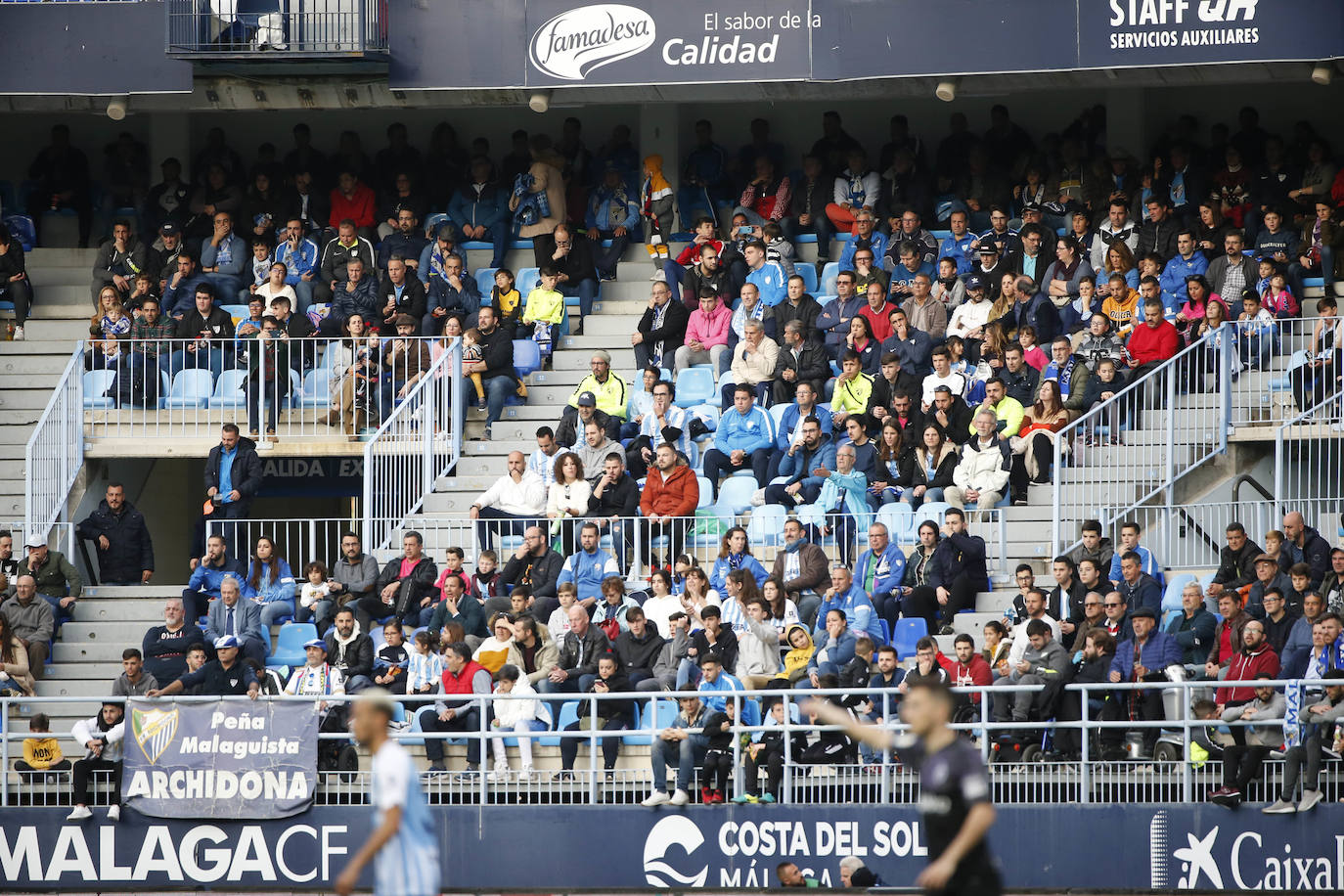 Fotos: ¿Estuviste en el Málaga-Racing? Búscate en las gradas de La Rosaleda