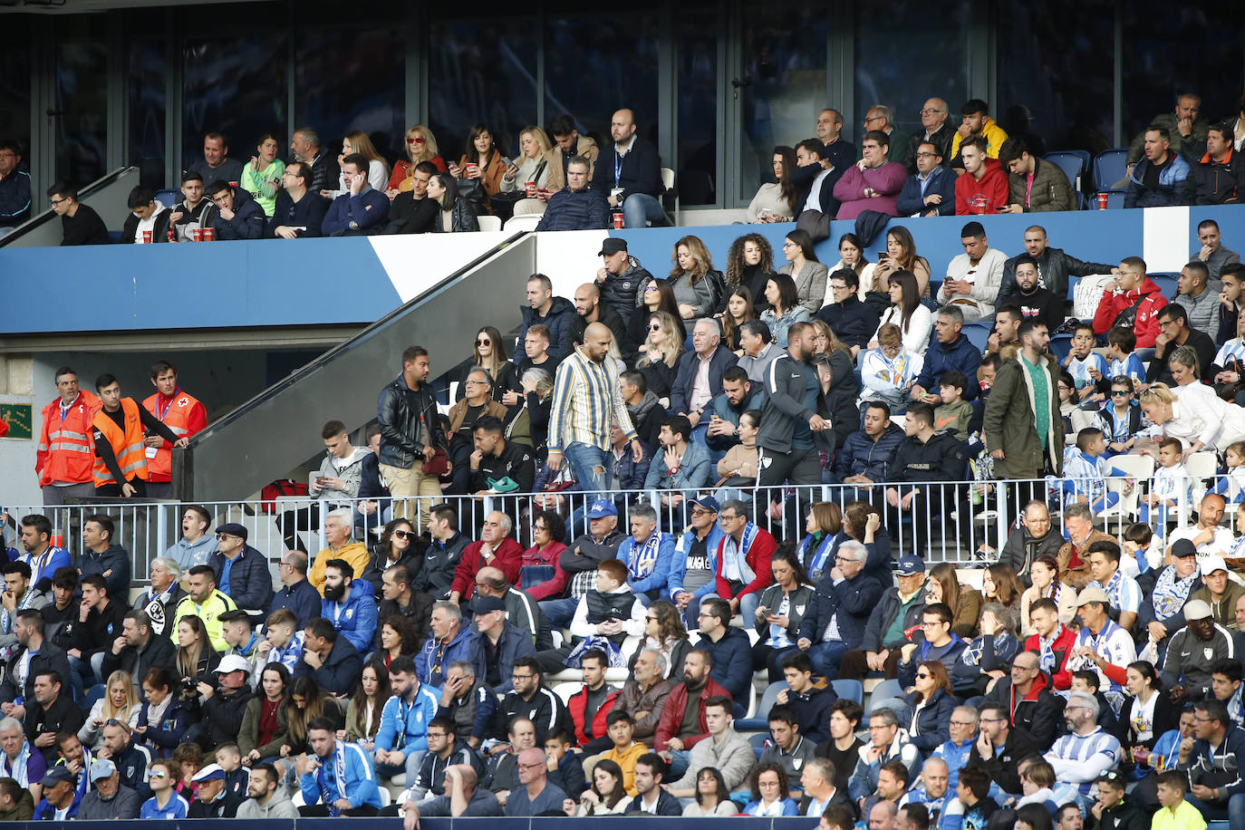 Fotos: ¿Estuviste en el Málaga-Racing? Búscate en las gradas de La Rosaleda