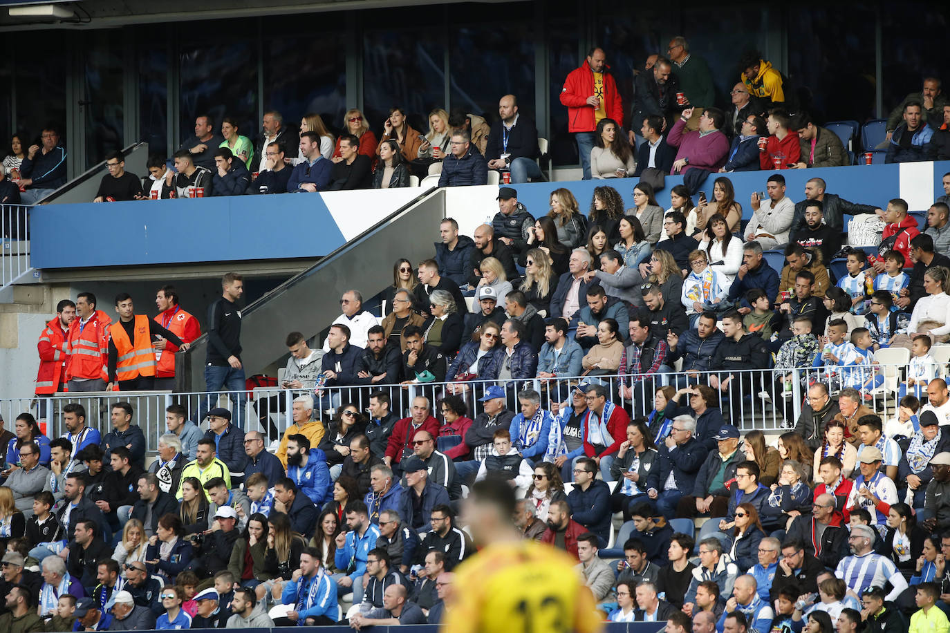 Fotos: ¿Estuviste en el Málaga-Racing? Búscate en las gradas de La Rosaleda