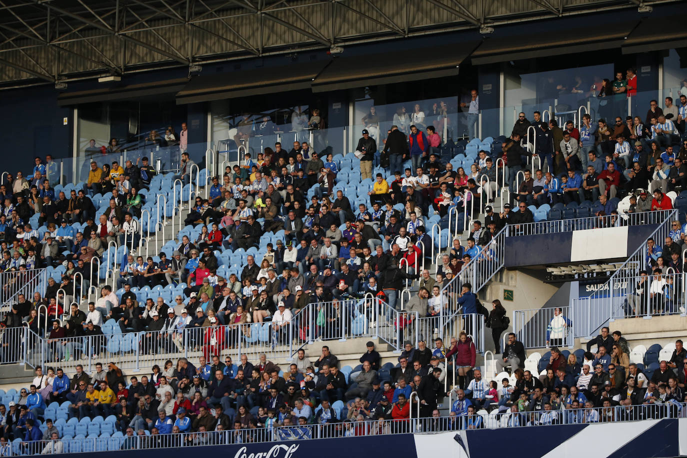 Fotos: ¿Estuviste en el Málaga-Racing? Búscate en las gradas de La Rosaleda