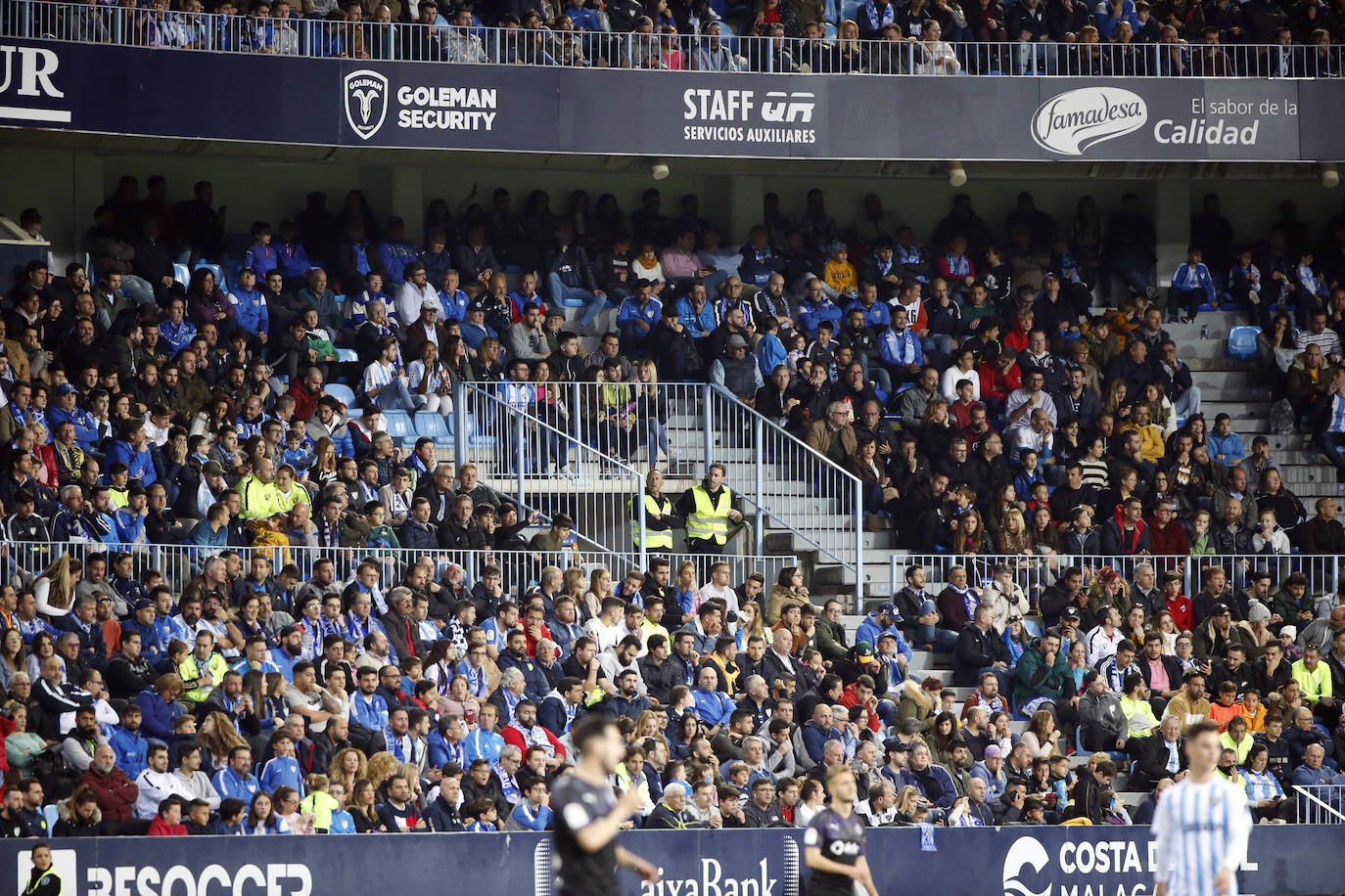 Fotos: ¿Estuviste en el Málaga-Racing? Búscate en las gradas de La Rosaleda