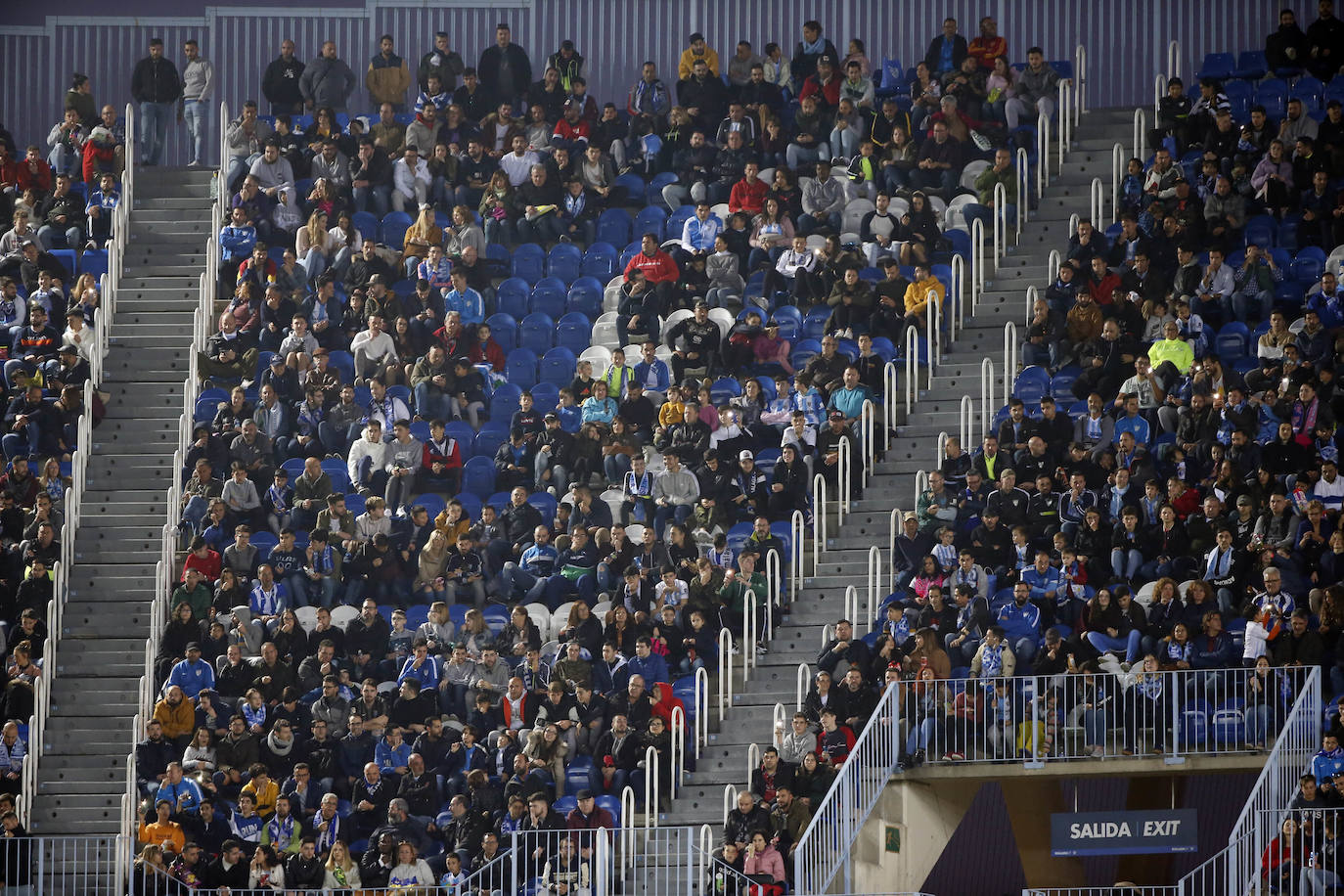Fotos: ¿Estuviste en el Málaga-Racing? Búscate en las gradas de La Rosaleda