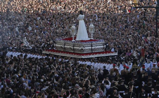 Procesión de Jesús Cautivo, el Señor de Málaga. 