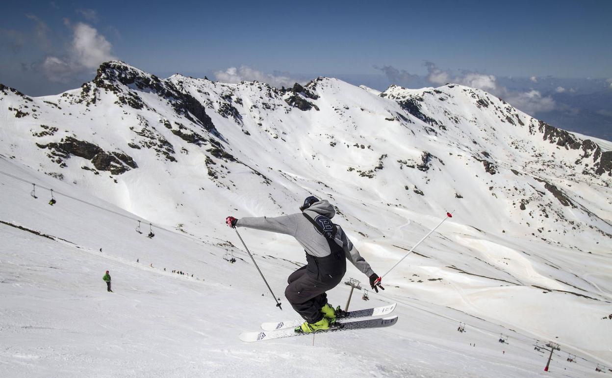 La Junta pone en marcha un plan estratégico en Sierra Nevada para mejorar su eficiencia y sostenibilidad