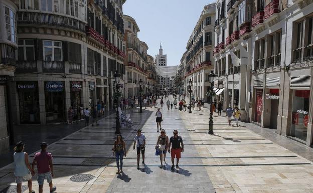 La calle Larios es una de las principales arterias comerciales de Andalucía. 