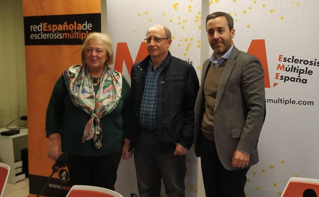 Luisa María Villar, Ángel Hernández y Pedro Carrascal.