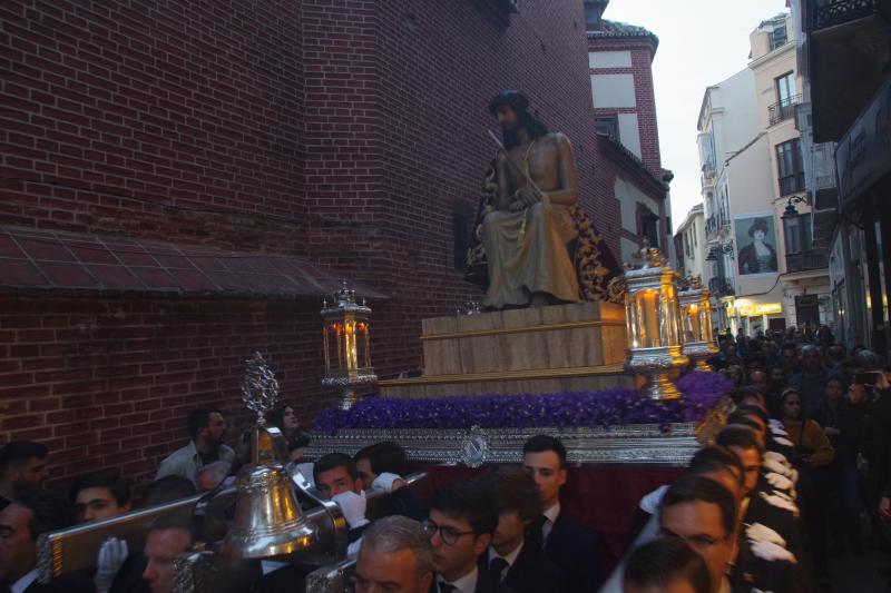 La talla del Coronado de Espinas entró en la Catedral para presidir el ejercicio, organizado por la Agrupación de Cofradías