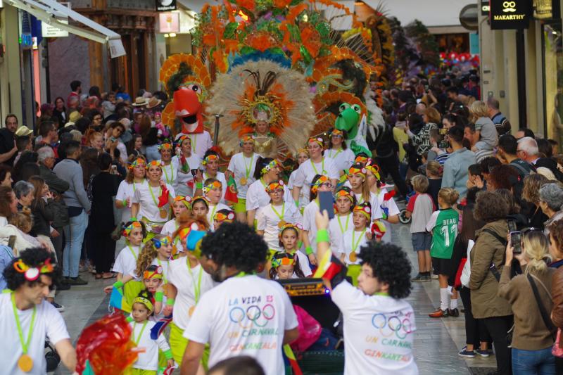 Los disfraces llenaron las calles del Centro Histórico en uno de los días grandes de esta 40 edición de la fiesta