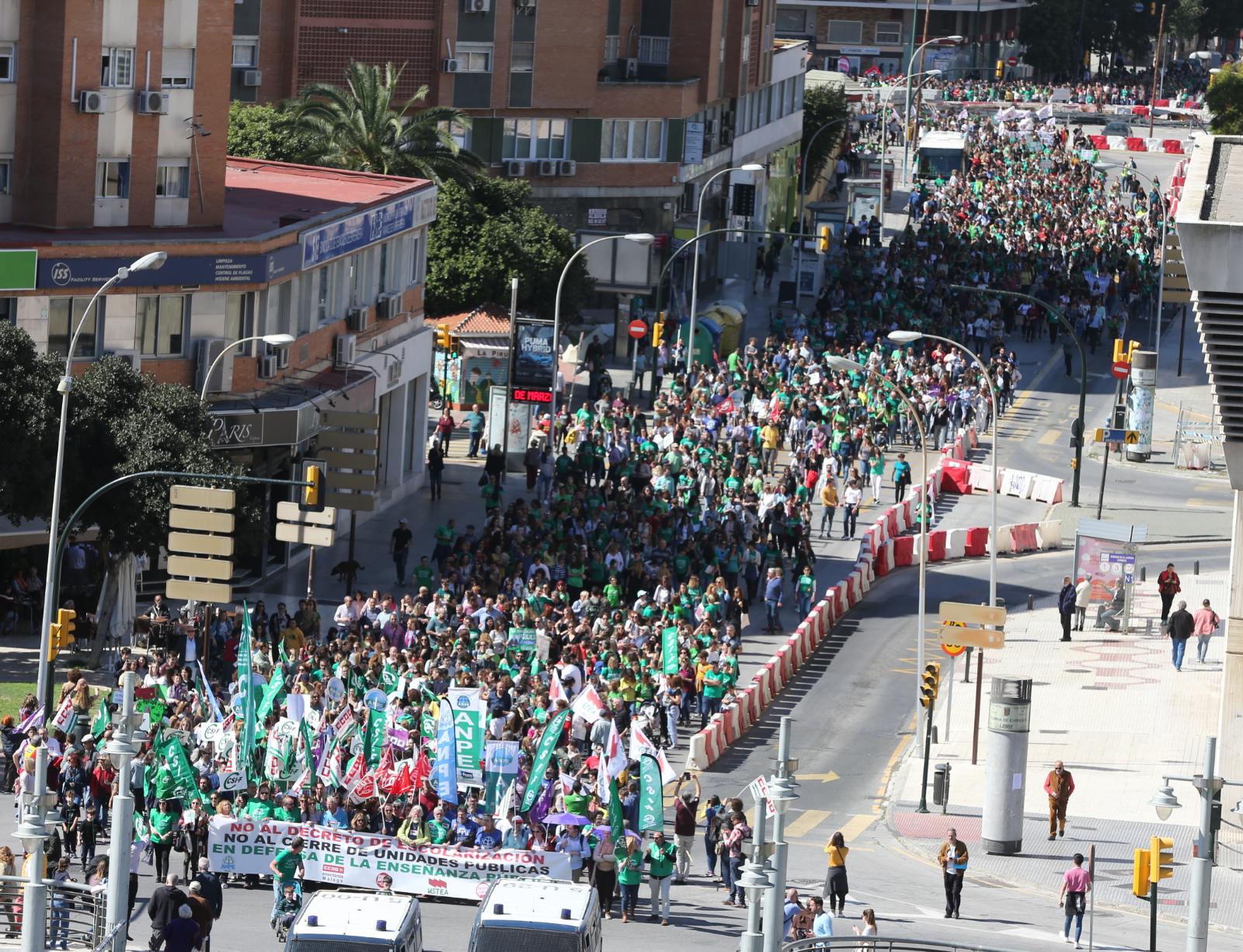 Manifestación en Málaga con motivo de la huelga educativa contra el decreto de escolarización de la Junta de Andalucía