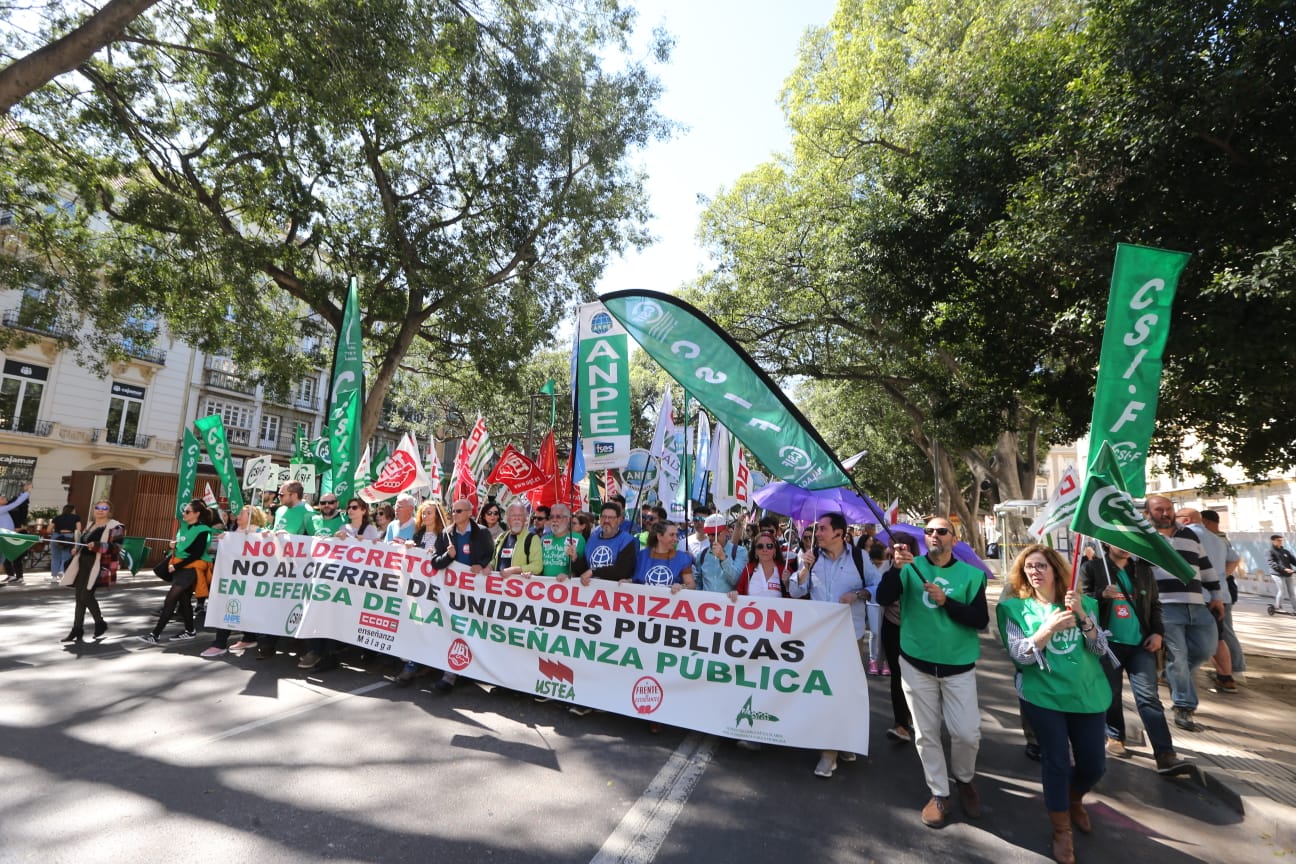 Manifestación en Málaga con motivo de la huelga educativa contra el decreto de escolarización de la Junta de Andalucía