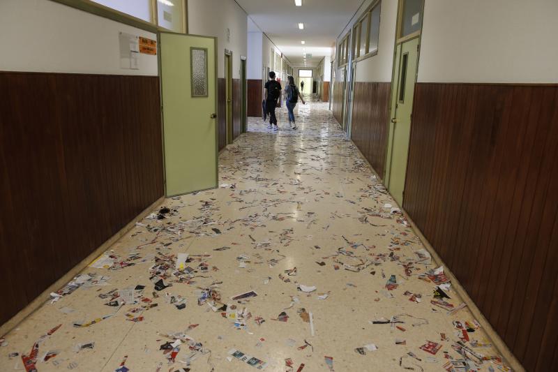 Basura acumulada en aulas y pasillos en el tercer día de huelga de limpieza de la UMA.