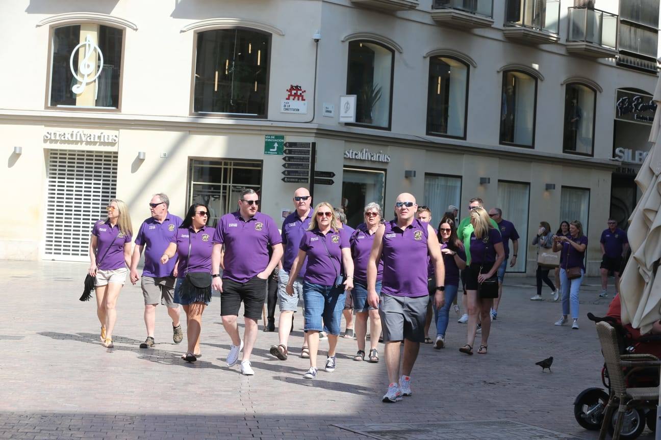 Grupo de turistas por el Centro