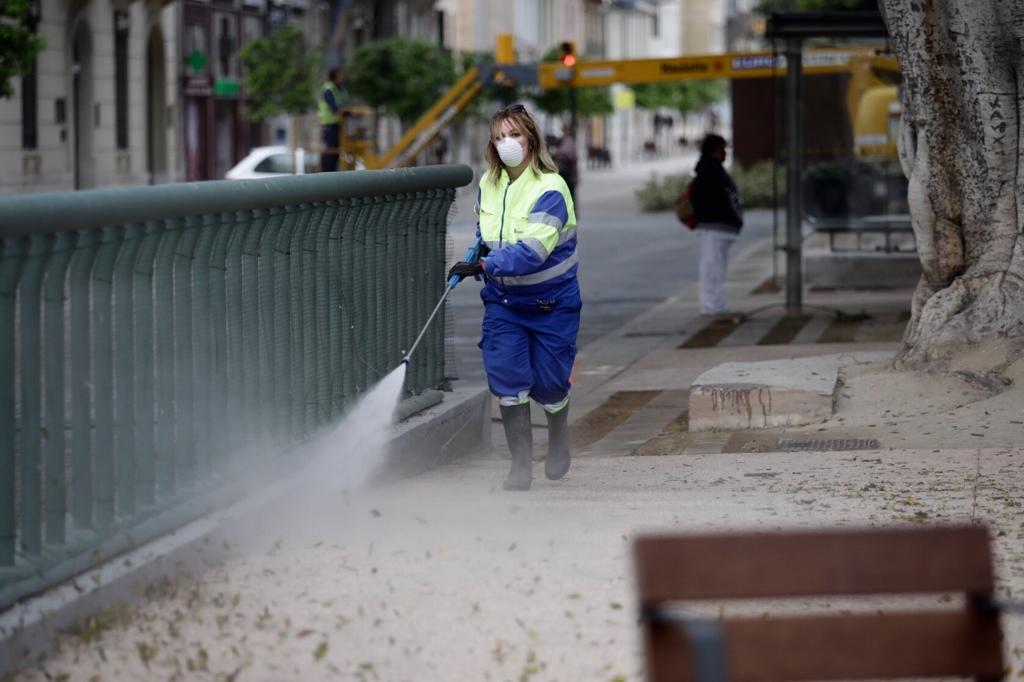 El Centro de Málaga, en el primer día laborable tras la declaración del estado de alarma.