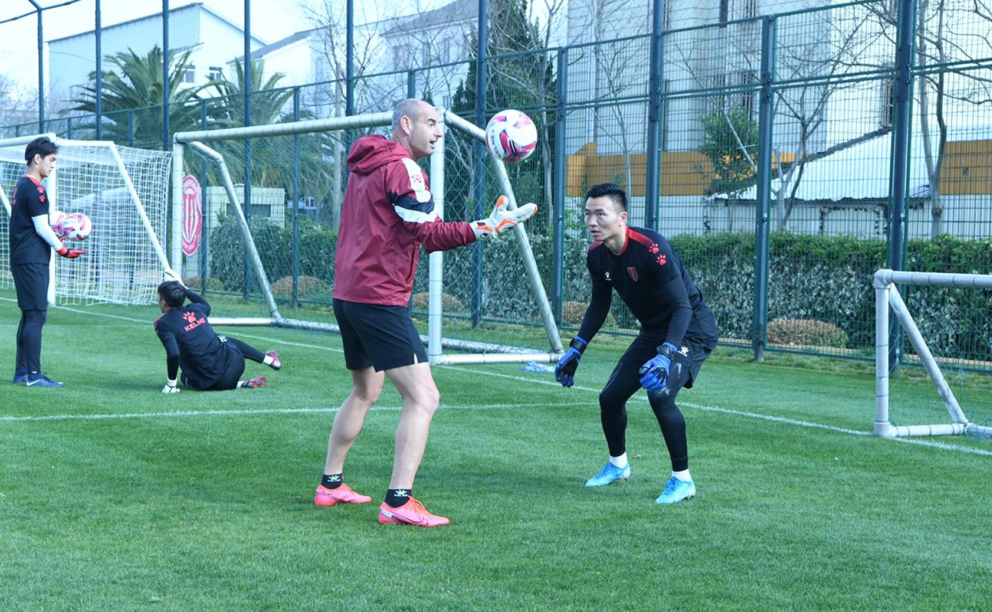 Paco Ruíz, en las instalaciones de Kunmíng, donde se encuentra su equipo desde finales de febrero.