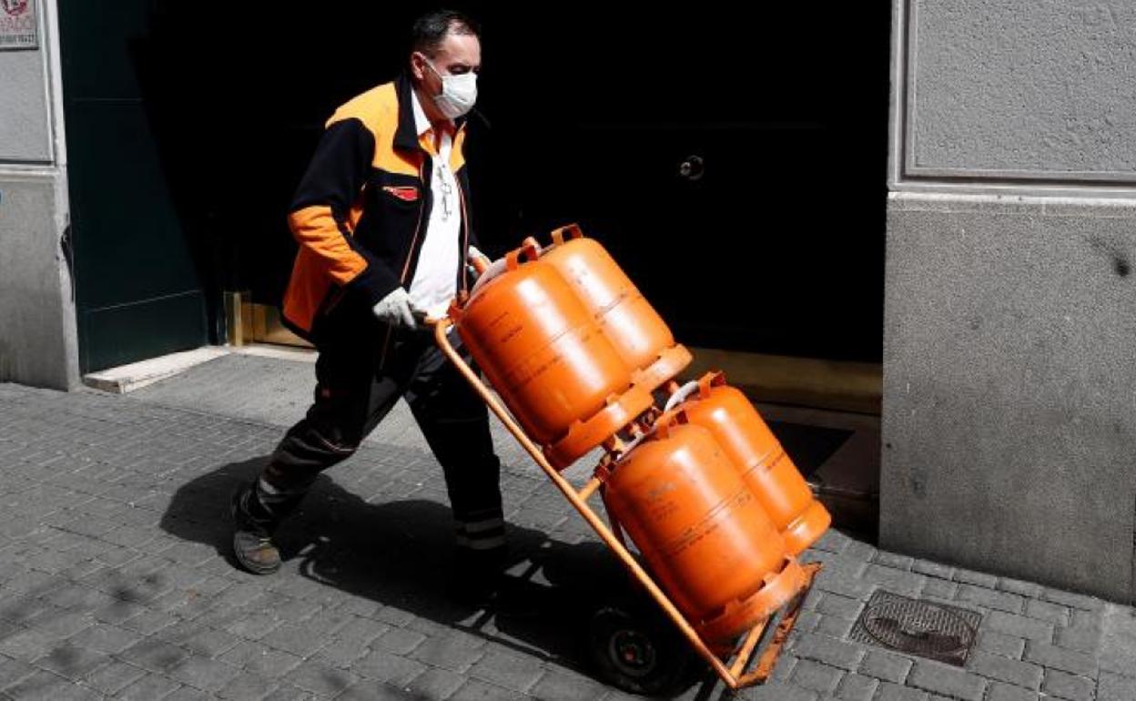 El Gobierno reconoce el derecho del trabajador a reducir o adaptar la jornada para cuidar de familiares durante el Estado de Alarma