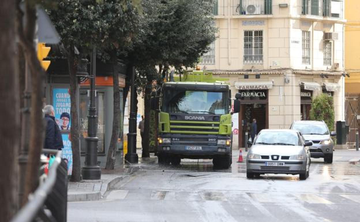 Limasa realiza tareas de desinfección en 5.000 puntos de Málaga al día