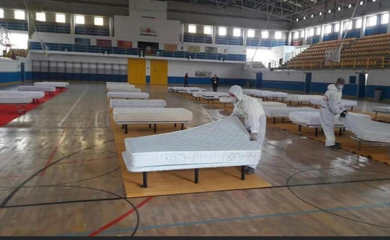 Fuengirola habilita el pabellón Juan Gómez 'Juanito' para acoger a las personas sin hogar