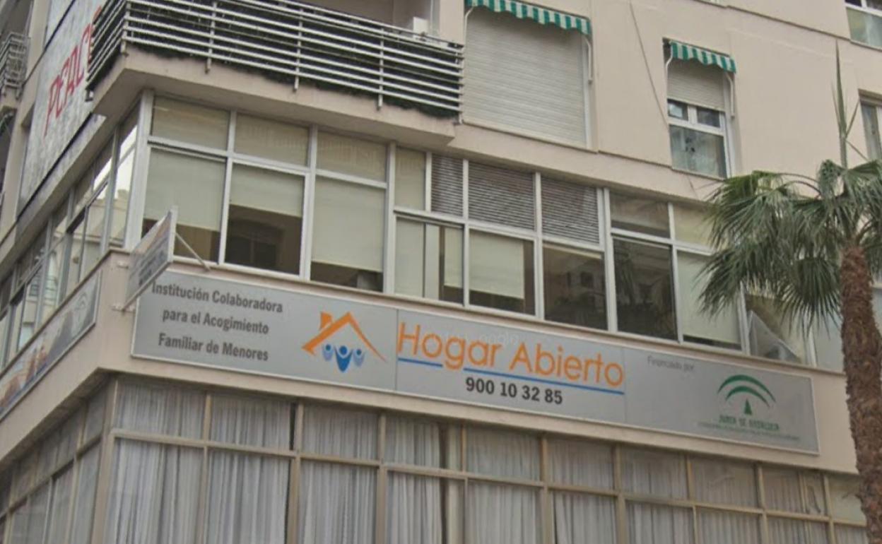 Oficinas de Hogar Abierto, asociación que buscó a la familia de acogida de los menores. 