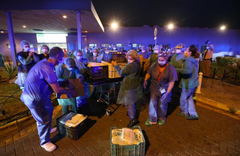 Un empresario hace una importante entrega de equipos sanitarios a la Policía Local que ya han sido trasladados al Hospital Clínico