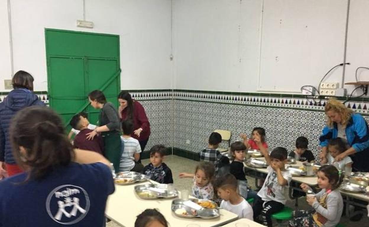 Comedor del colegio Misioneras Cruzadas de la Iglesia, en La Palmilla. 