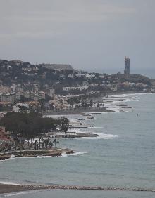 Imagen secundaria 2 - Distintas imágenes de la costa de Málaga durante la jornada de ayer. 