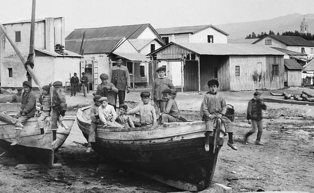 Playas de El Bulto, junto a la desembocadura del arroyo del El Cuarto. Hacia 1910. 