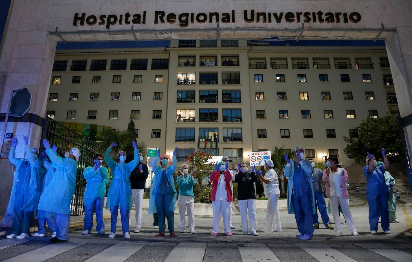 Homenaje a los sanitarios en Carlos Haya