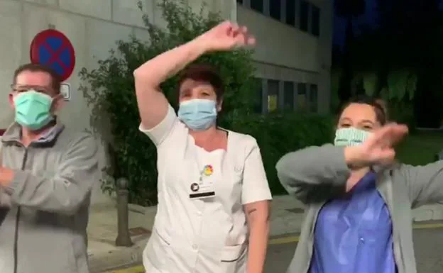 Vídeo | Los sanitarios del Materno de Málaga cantan 'Resistiré'