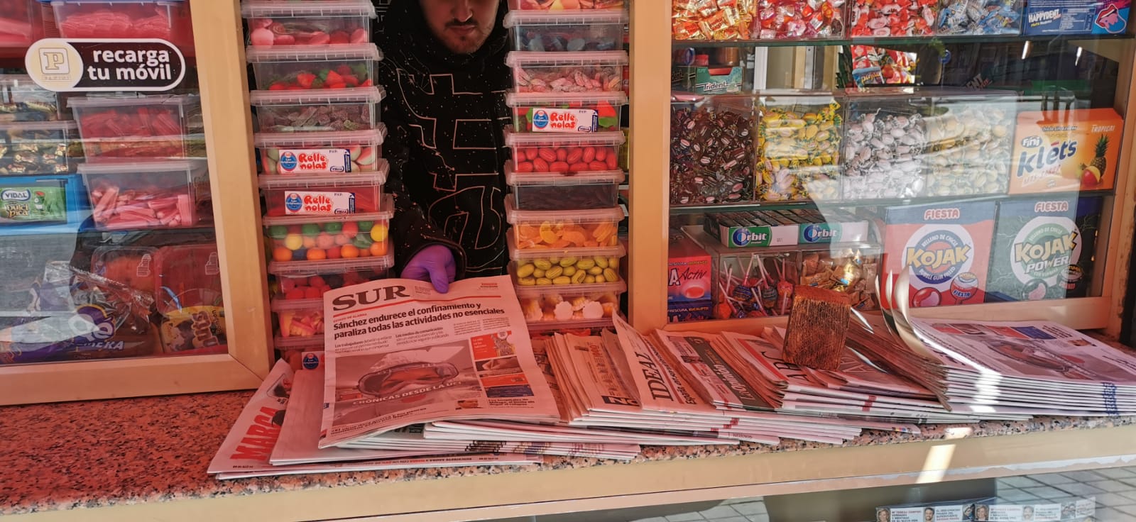 Salir a la calle para comprar el periódico en el quiosco está avalado por el decreto