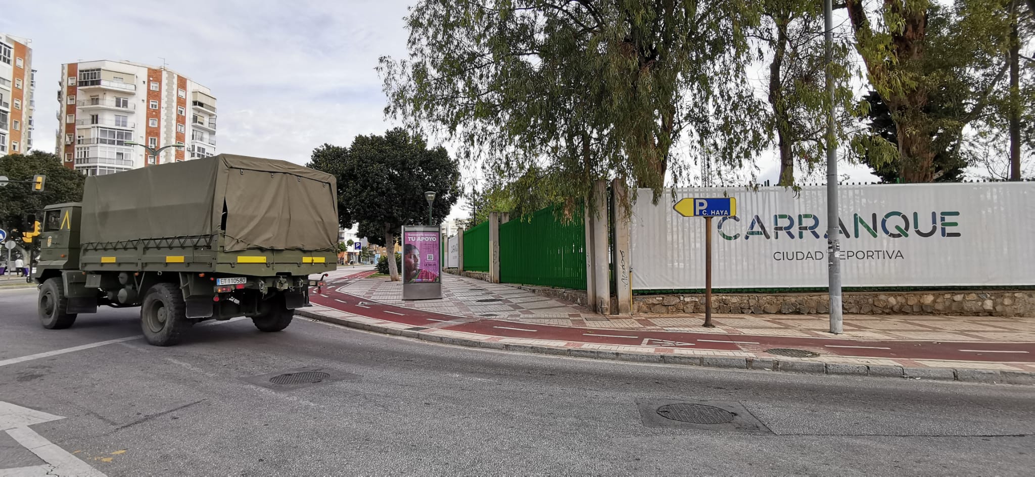 La UME, en la Ciudad Deportiva de Carranque que se va a convertir en un gran hospital para albergar un hospital de campaña.