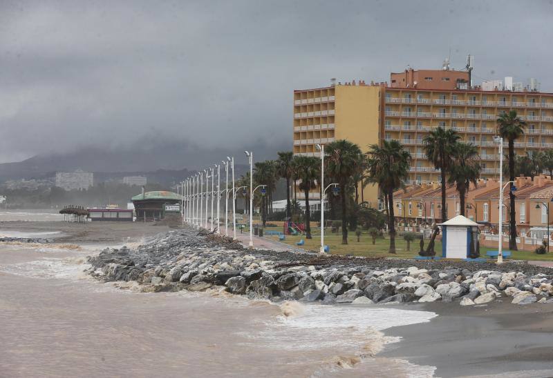 Efectos del temporal en Málaga, este martes.