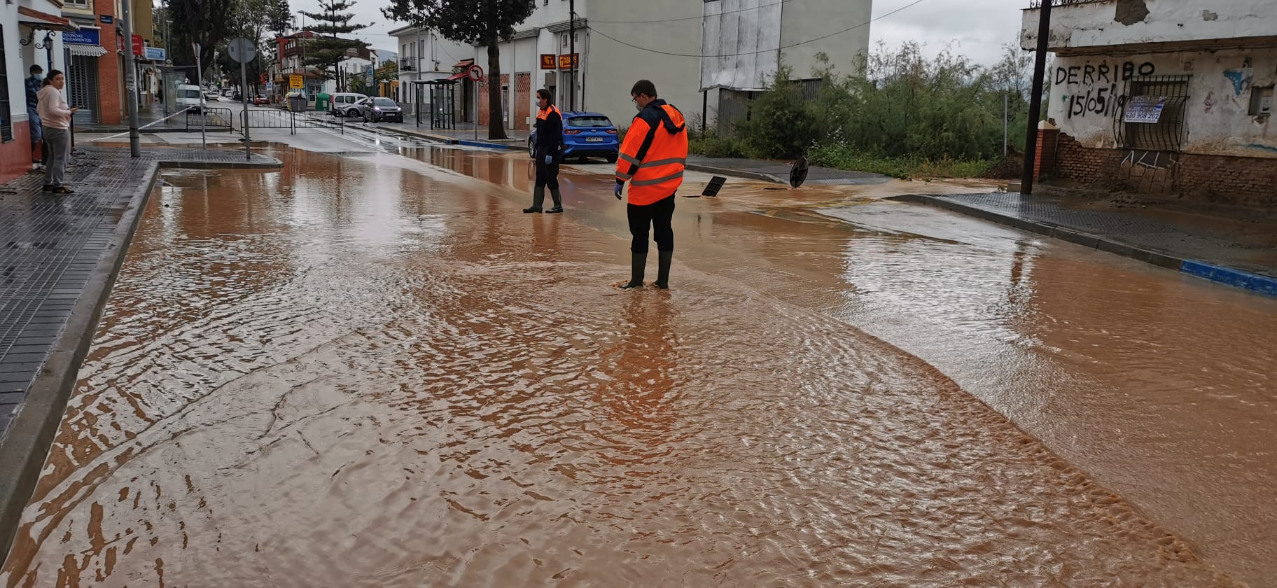 Bomberos y Protección Civil intervienen por pequeñas inundaciones en Campanillas