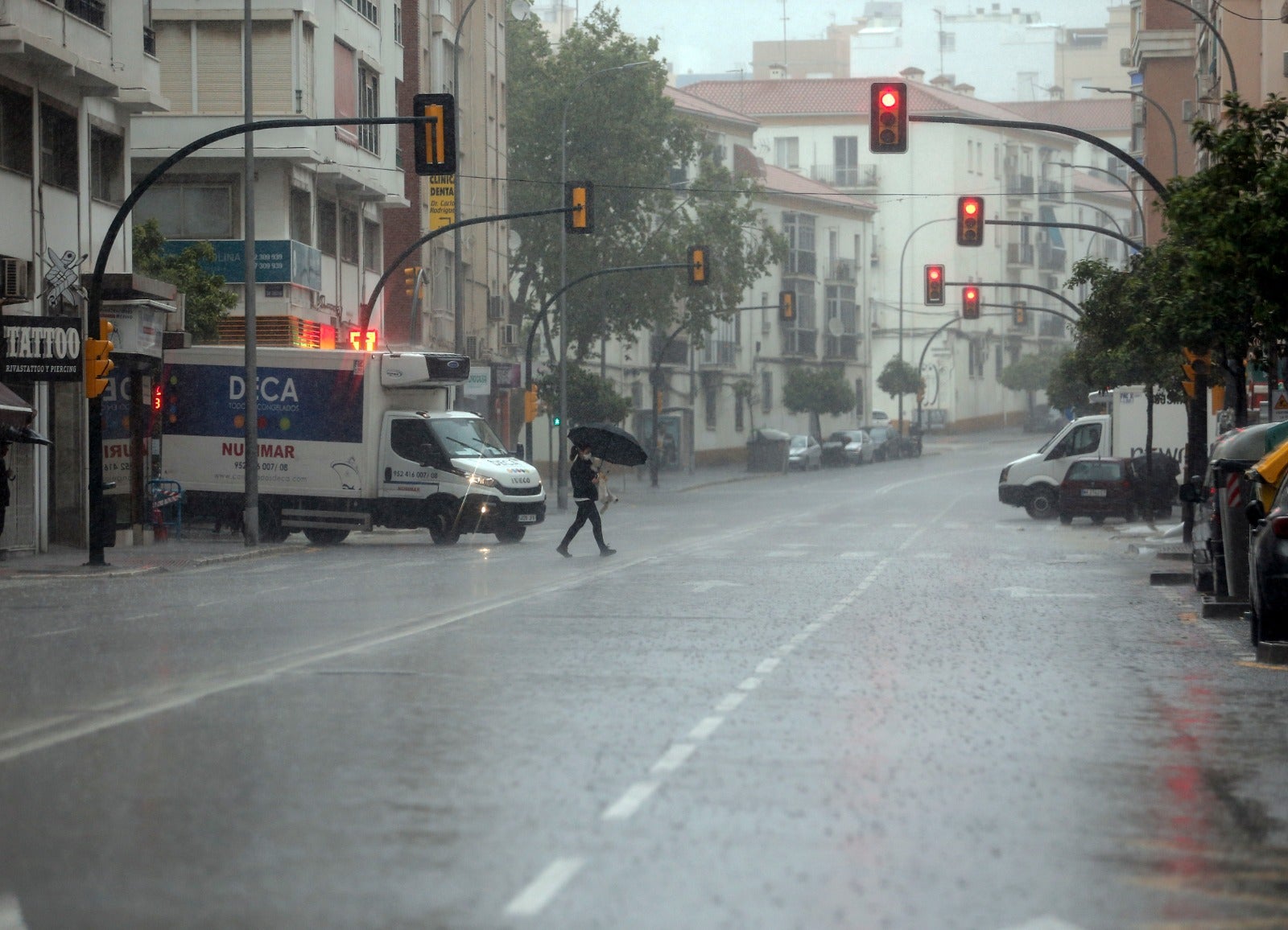 Efectos del temporal en Málaga, este martes.