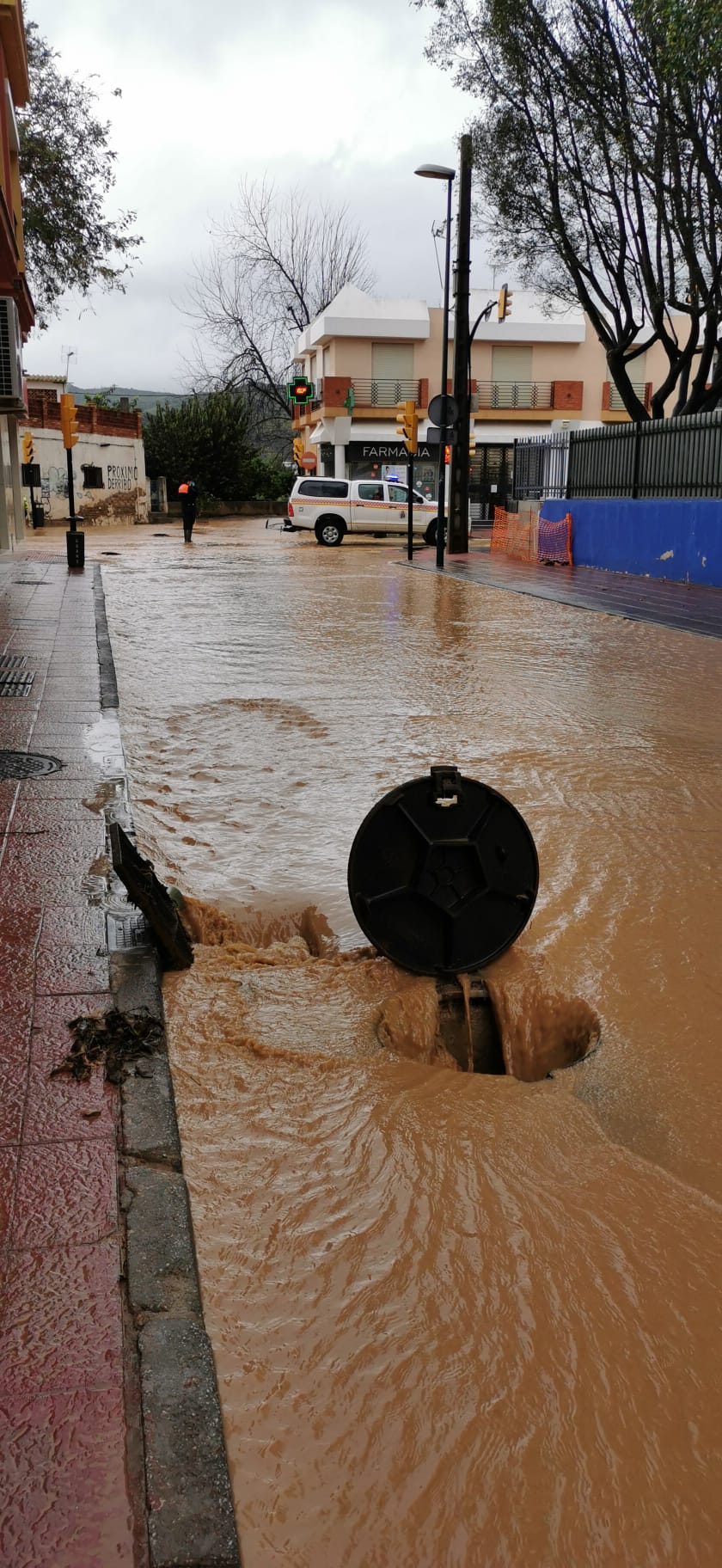 Bomberos y Protección Civil intervienen por pequeñas inundaciones en Campanillas