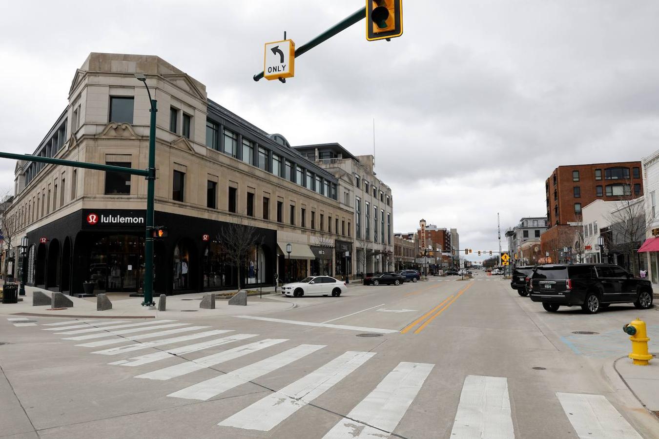 Las calles vacías en el centro de Birmingham, Michigan