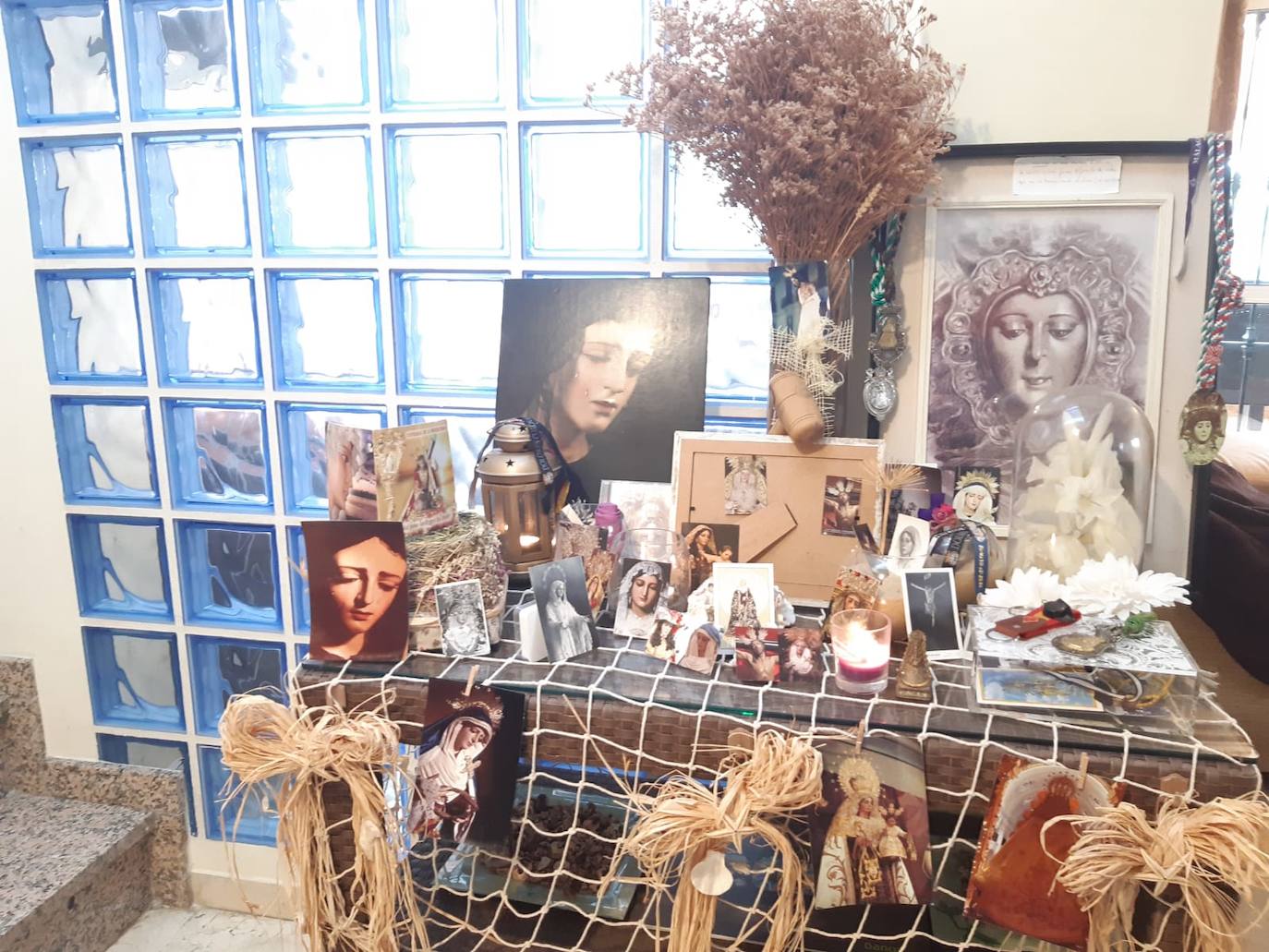 María Dolores L. Guevara Berrocal es hermana de la Cofradía de la Expiración