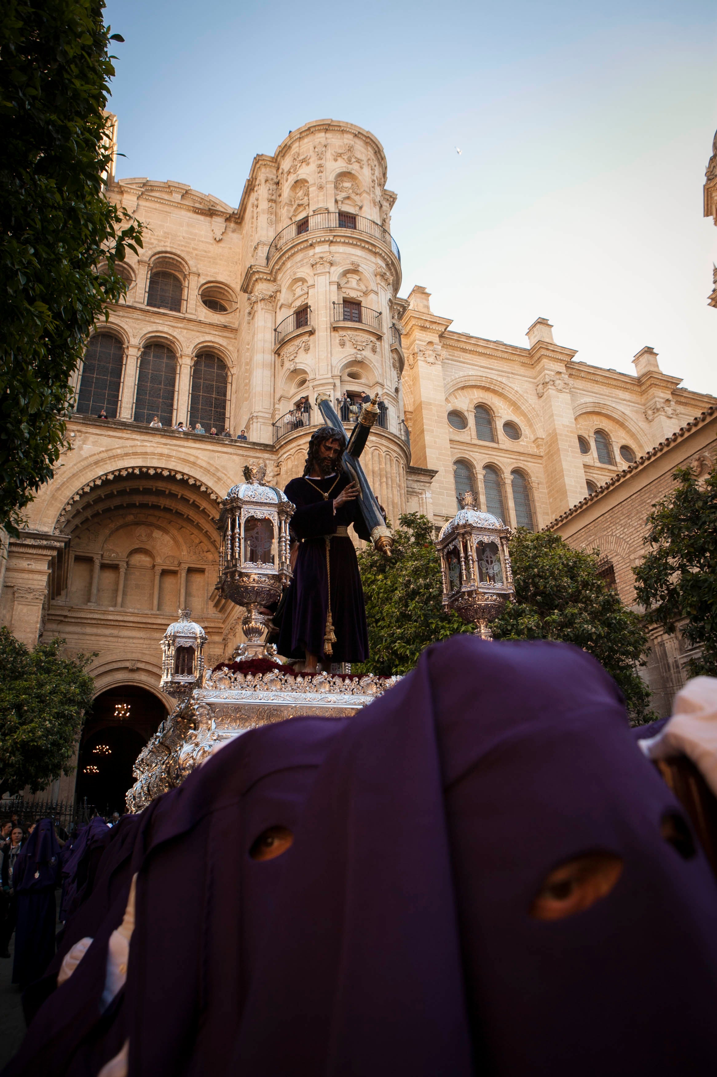 Estación de penitencia de Pasión en la Catedral en 2018. 