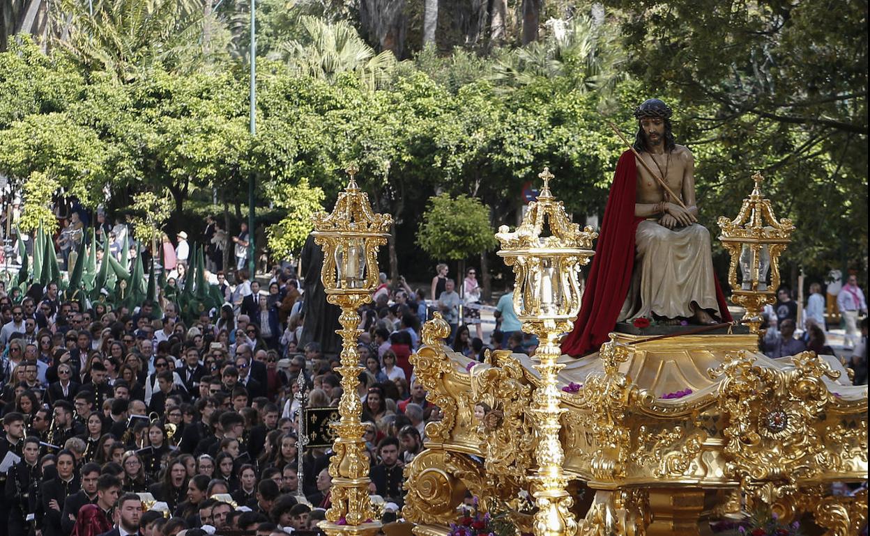 El Cristo Coronado de Espinas, de la Cofradía de los Estudiantes. 