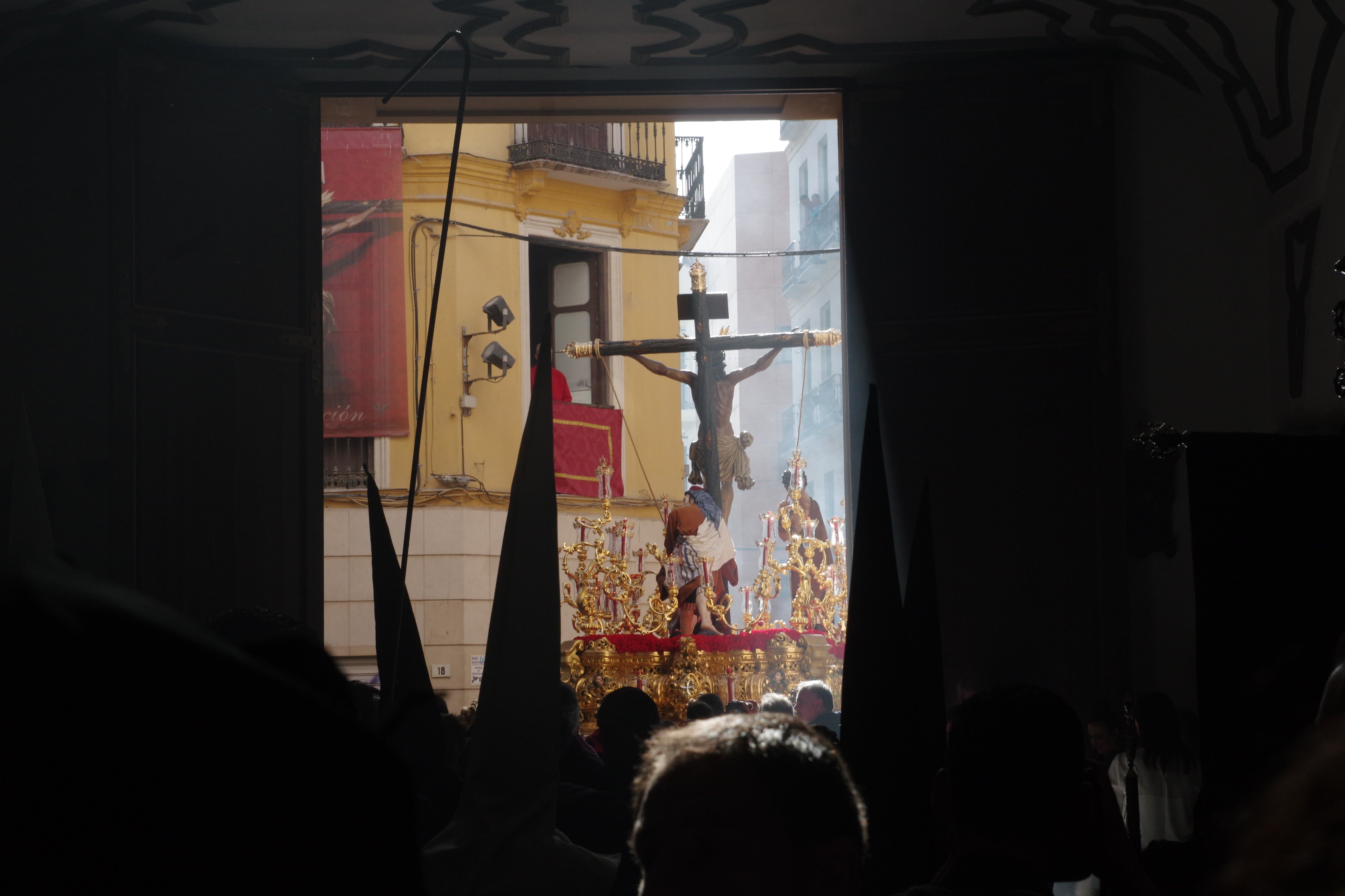 La Santa Vera Cruz, Nuestro Padre Jesús de Azotes y Columna, Ánimas de Ciegos (fundada a mediados del siglo XVI) y el Cristo de la Exaltación en el Miércoles Santo malagueño