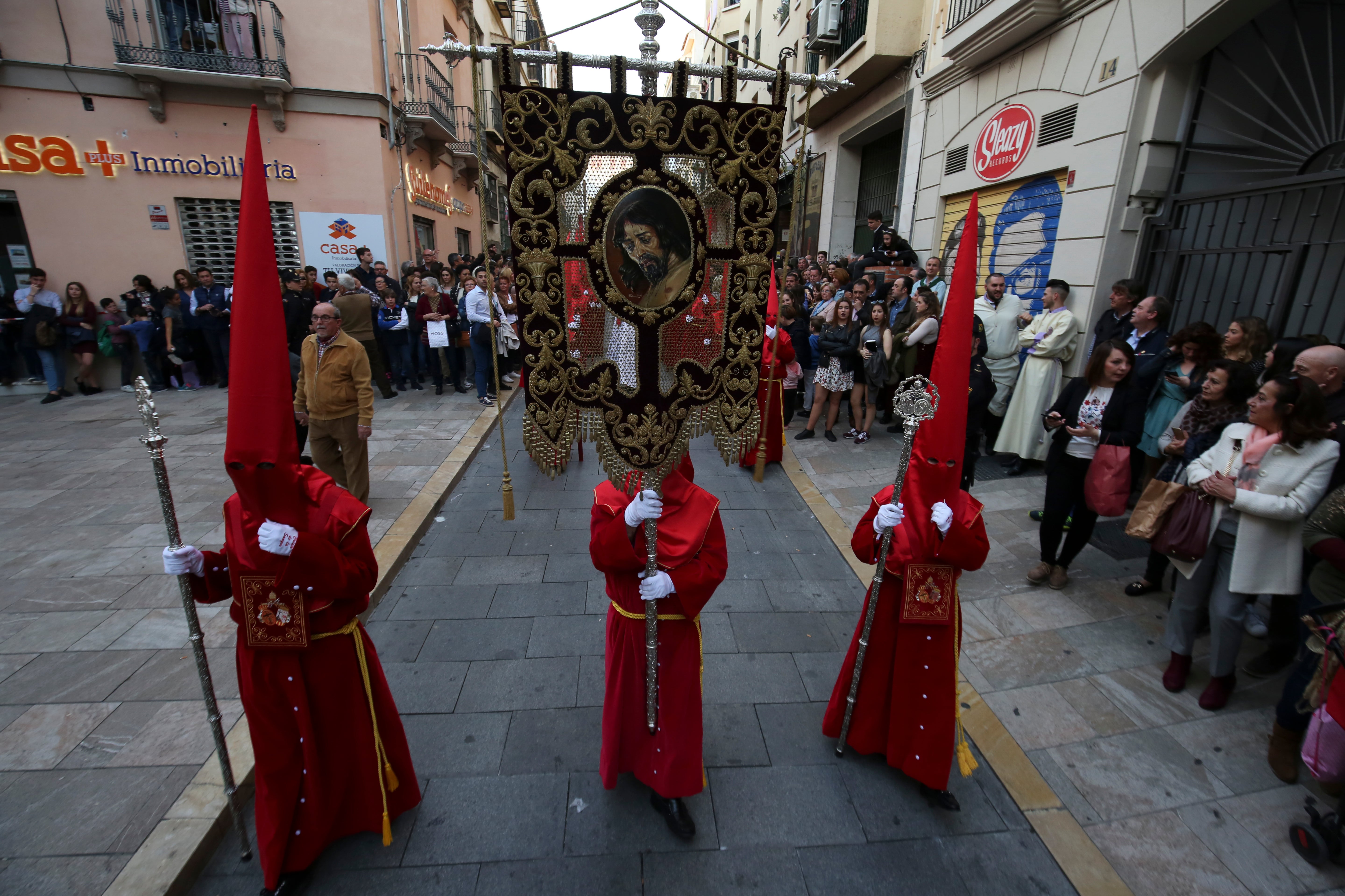 El Cristo de la Sangre y María Santísima de Consolación y Lágrimas por las calles de Málaga