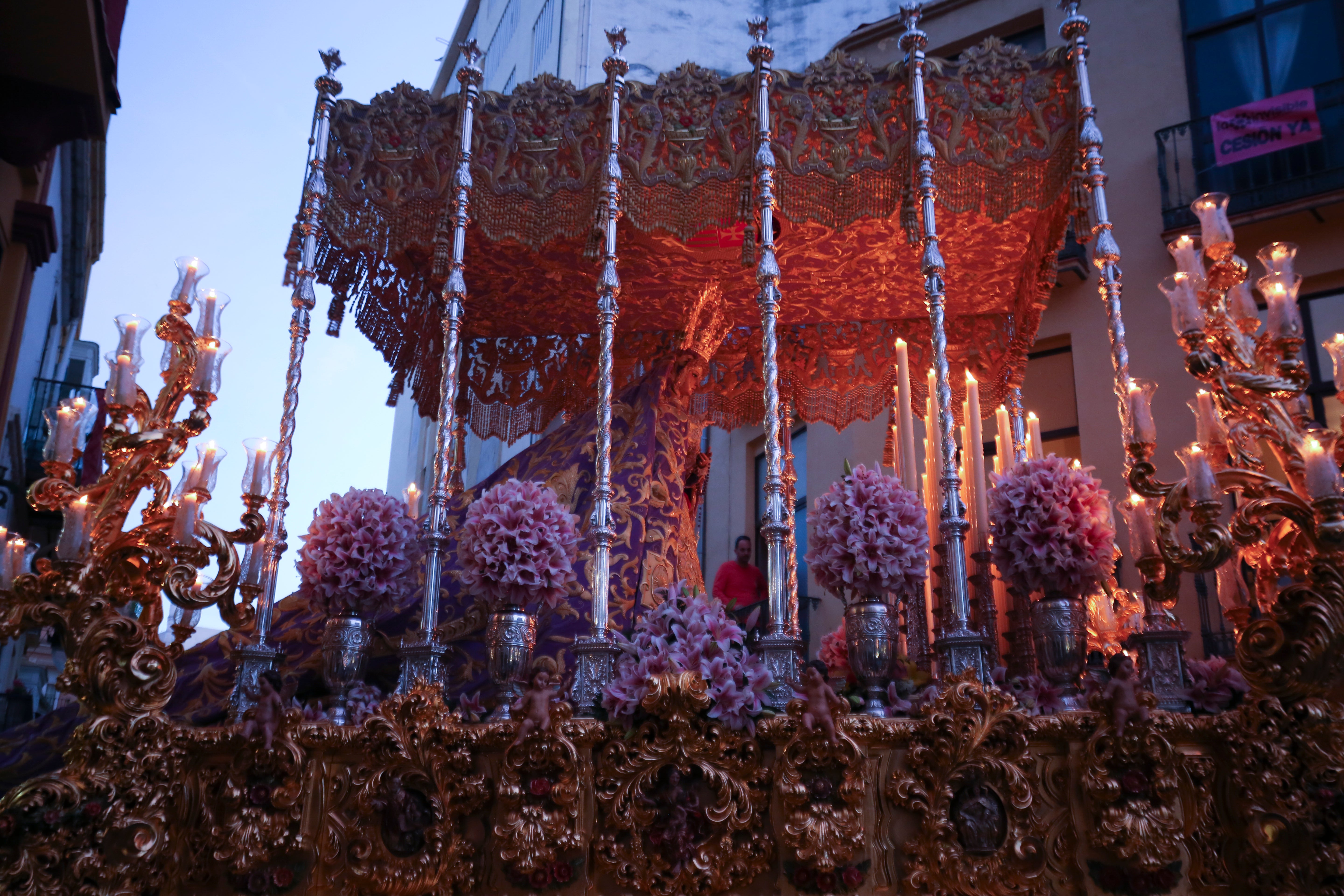 El Cristo de la Sangre y María Santísima de Consolación y Lágrimas por las calles de Málaga