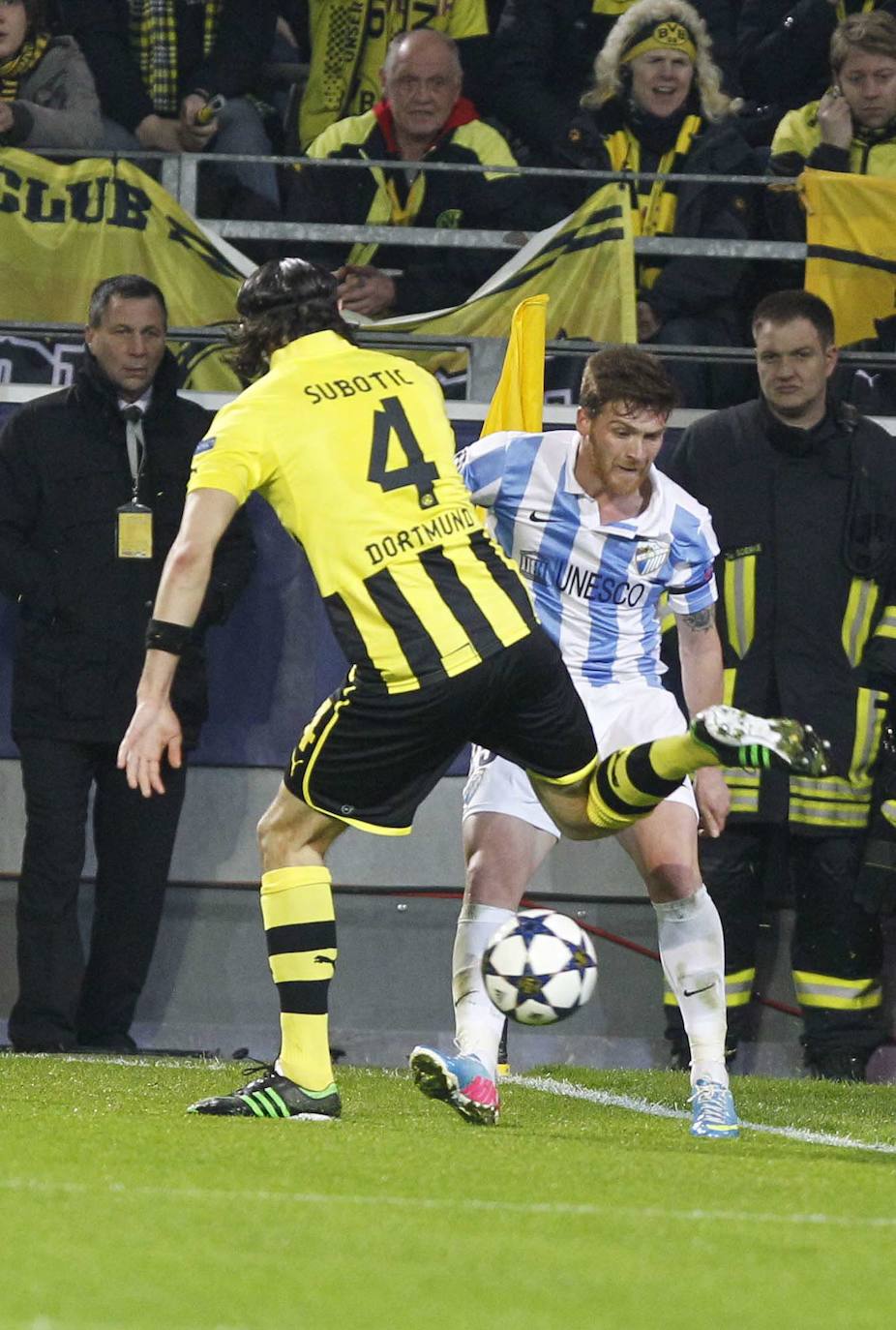 La injusta eliminación del Málaga en la Champions en el campo del Dortmund cumple hoy siete años con las mismas dudas que el primer día. Revive aquel momento foto a foto.