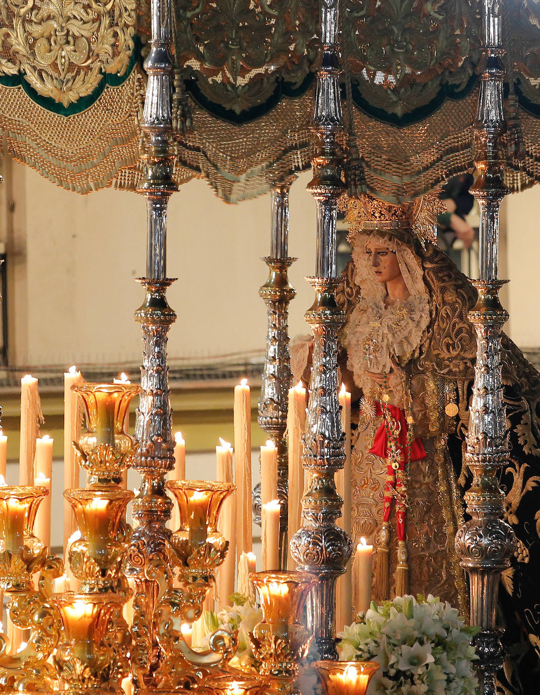 Jesús Nazareno del Paso y María Santísima de la Esperanza en las calles de Málaga