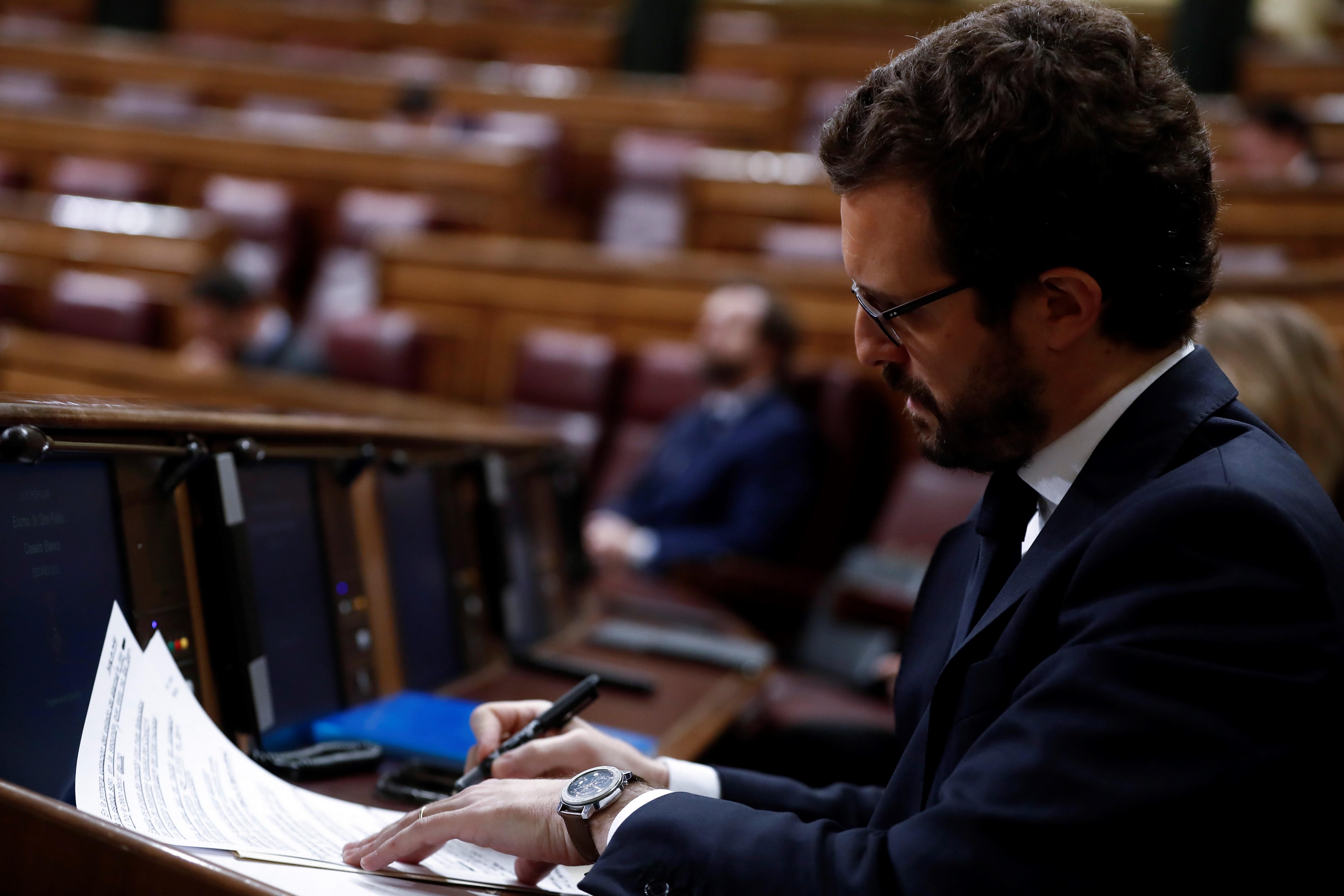 Casado acusa a Sánchez de «volar» todos los puentes con el PP