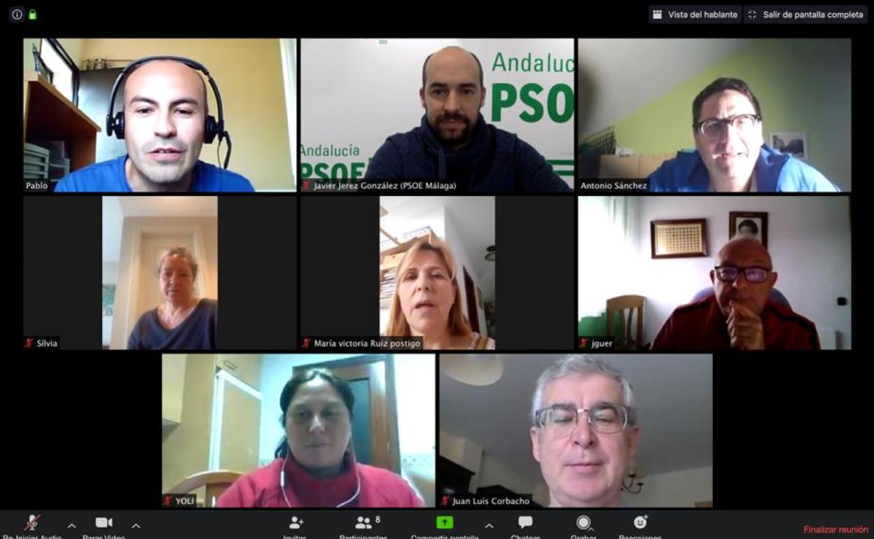 Los ediles socialistas, durante la videoconferencia que mantuvieron. 